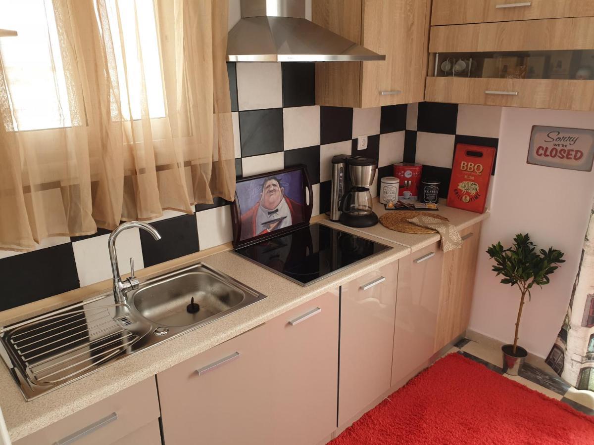 Charming House 1 *